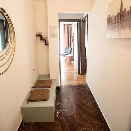 Explore Greece From Comfortable Centre 아파트 *