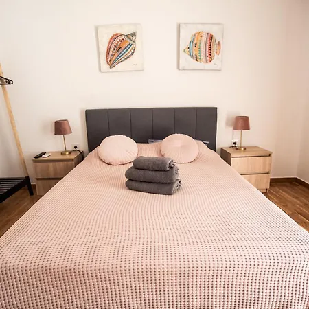 Explore Greece From Comfortable Centre