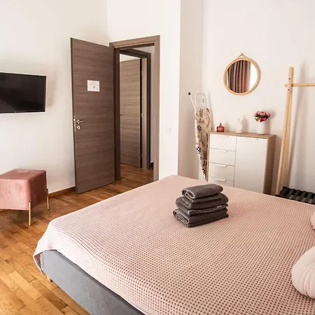 Explore Greece From Comfortable Centre Chalkís